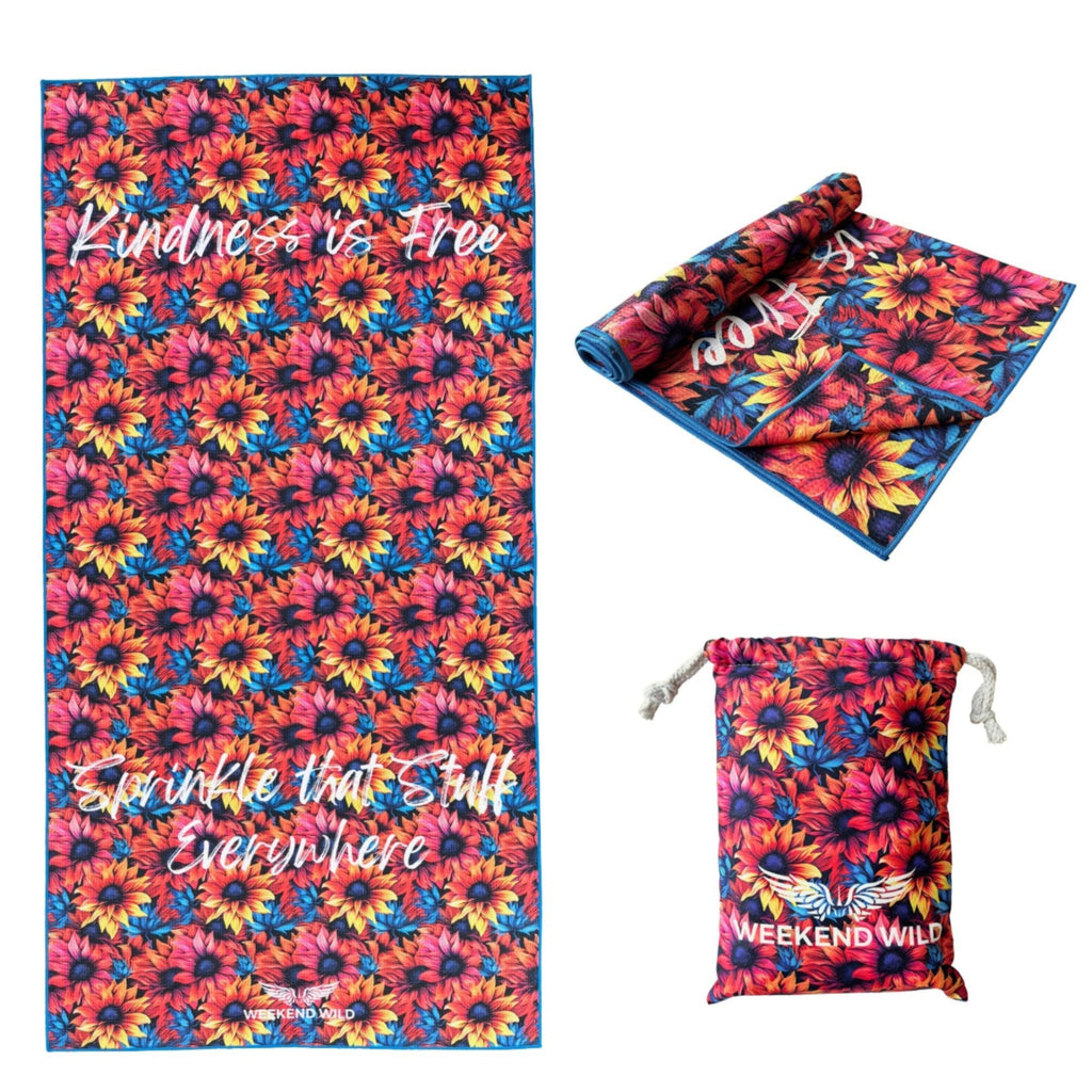 Sand-free towel for beach, caravan and camping. Recycled microfiber, lightweight and fast drying. Weekend Wild Happy Camper Towel